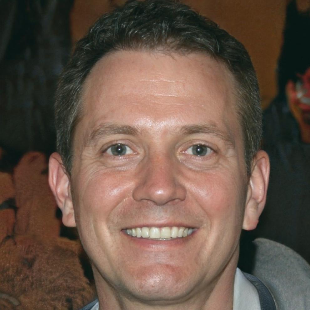 Especialista en seguimiento de rankings y análisis competitivo